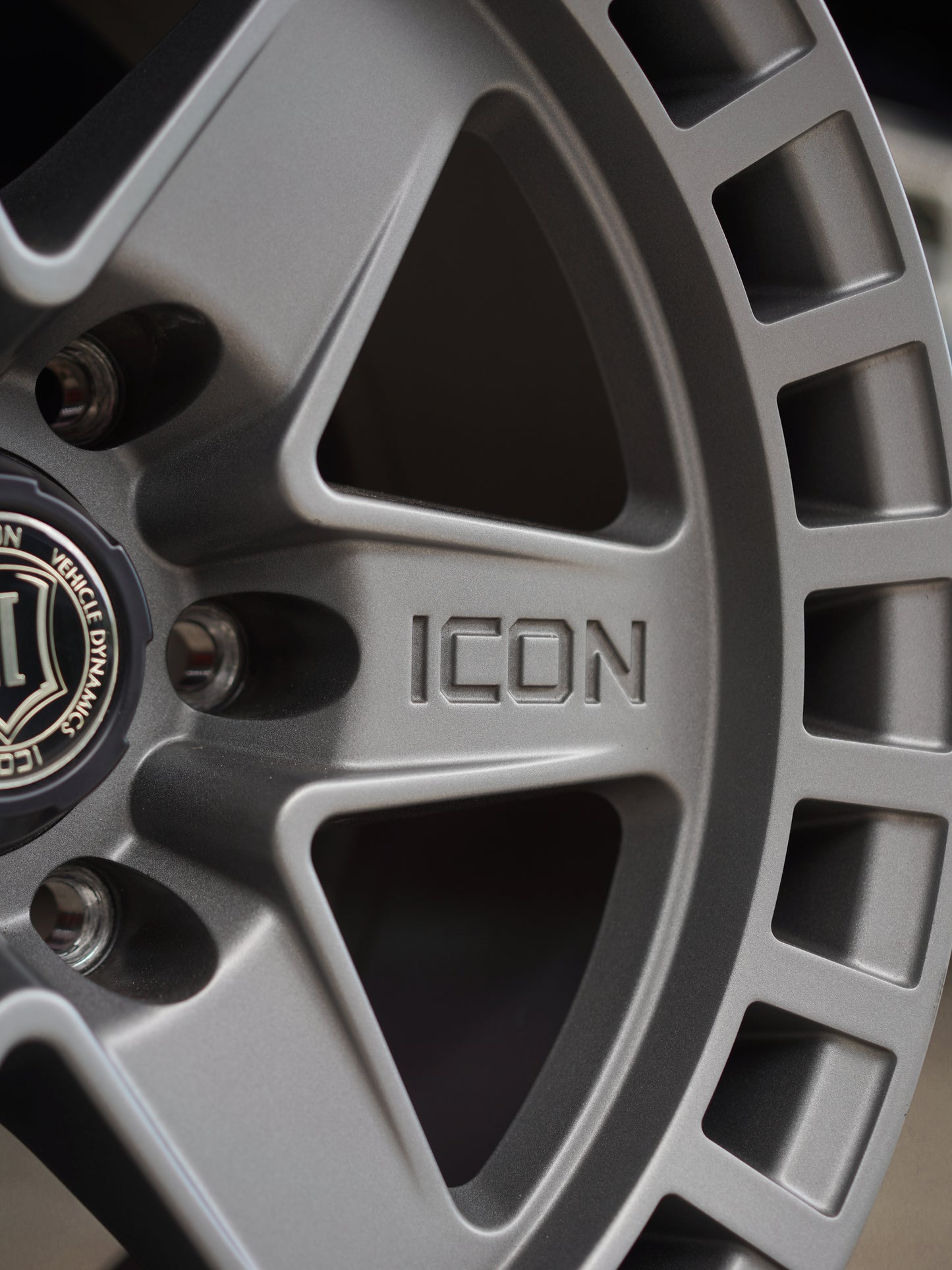 ICON RAIDERS TITANIUM